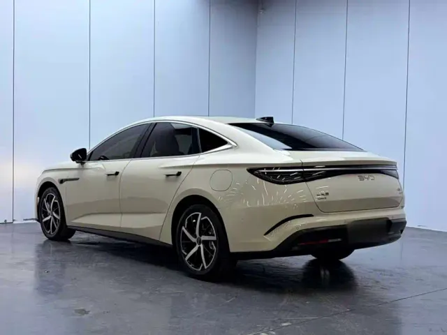 BYD Seal 07 DM-i — Фото автомобиля 4