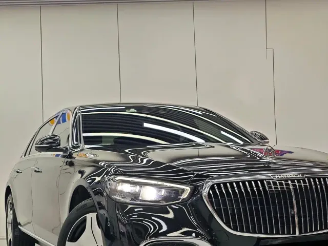 Фотография автомобиля — Mercedes-Benz Maybach S-Class