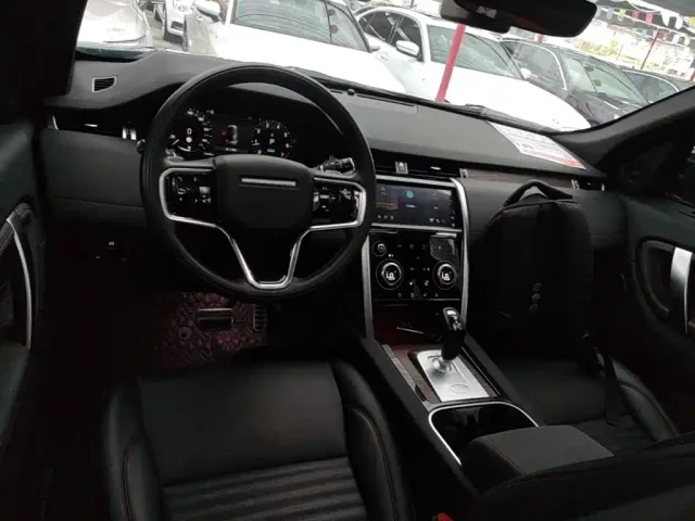 Land Rover Discovery Sport — Фото автомобиля 9