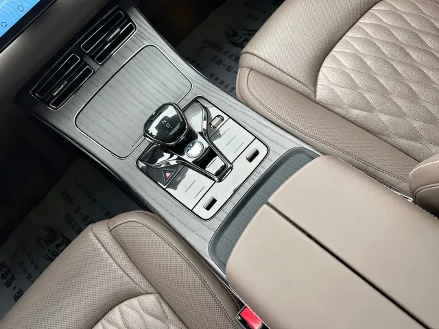 BYD Han — Фото автомобиля 18