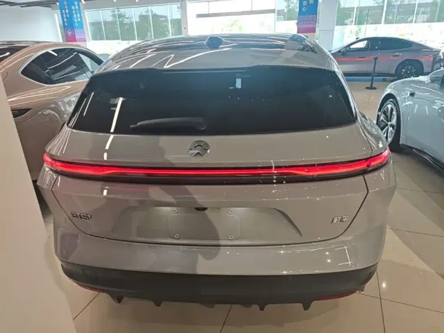 Nio ET5 Touring — Фото автомобиля 5