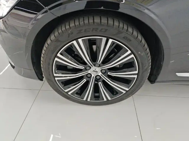 Volvo S90 — Фото автомобиля 22