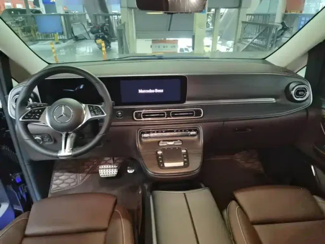 Mercedes-Benz V-Class — Фото автомобиля 9