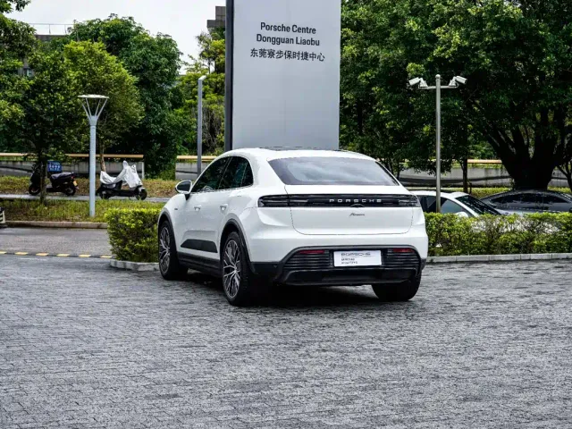 Porsche Macan EV — Фото автомобиля 15