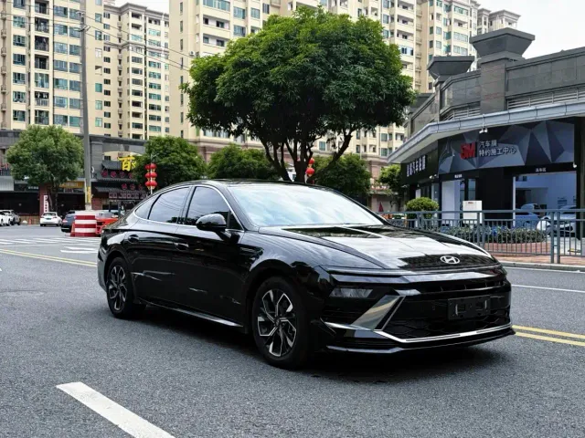 Hyundai Sonata — Фото автомобиля 3