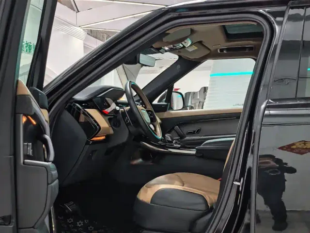 Land Rover Range Rover Sport — Фото автомобиля 5