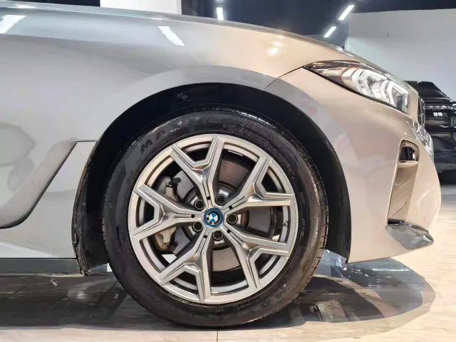 BMW i3 — Фото автомобиля 11