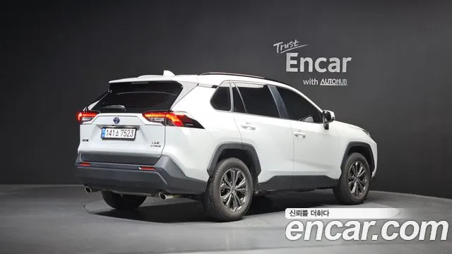 Toyota RAV4 — Фото автомобиля 2