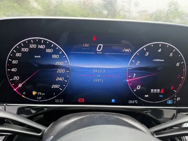 Mercedes-Benz E-Class — Фото автомобиля 6