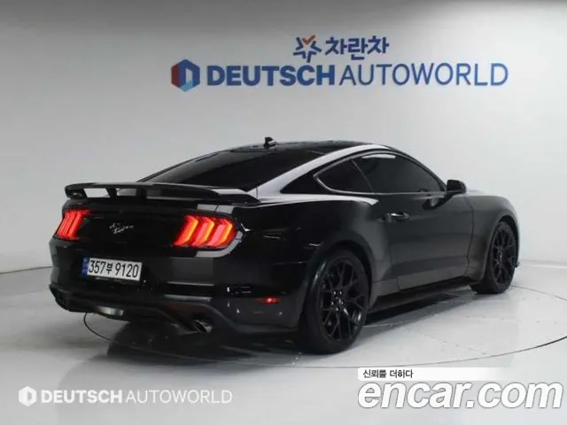 Ford Mustang — Фото автомобиля 2