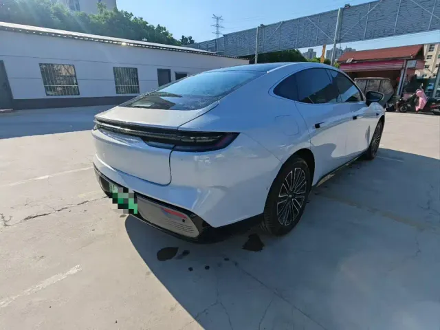 Geely Galaxy Xingyao 8 — Фото автомобиля 6