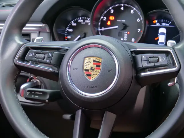 Porsche Macan — Фото автомобиля 11