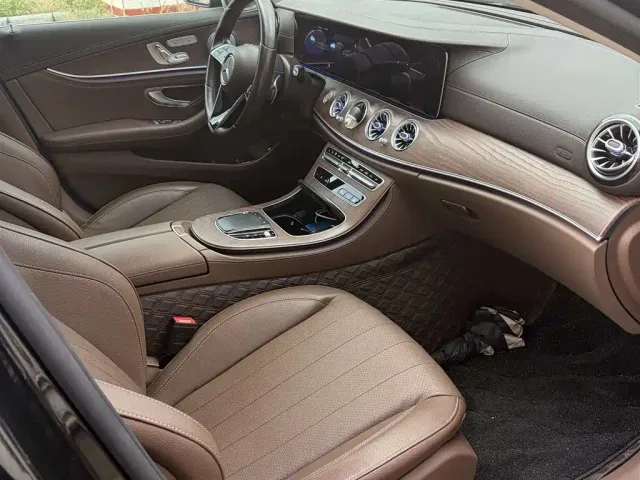 Mercedes-Benz E-Class — Фото автомобиля 7