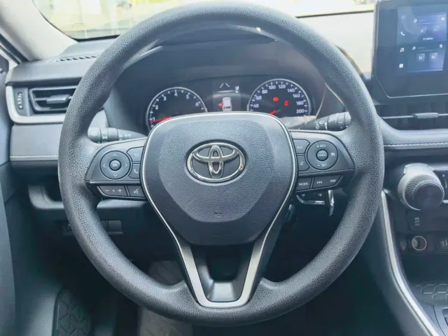 Toyota RAV4 — Фото автомобиля 13