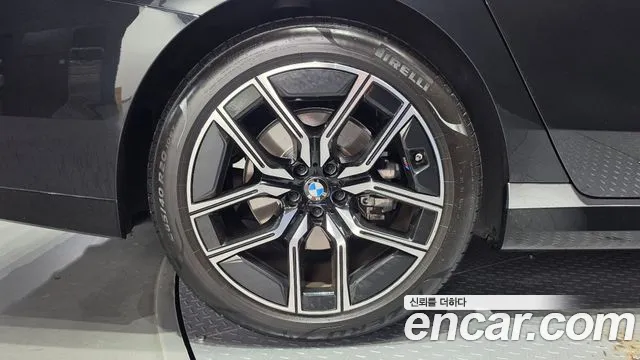 BMW 7-Series 7 серия (G70) 740i sDrive M Sport — Фото автомобиля 5