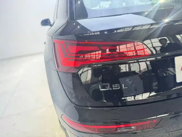 Audi Q5L — Фото автомобиля 12