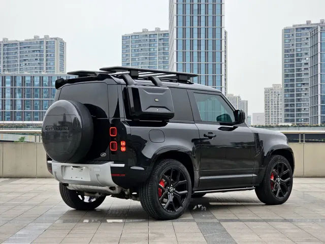 Land Rover Defender — Фото автомобиля 5