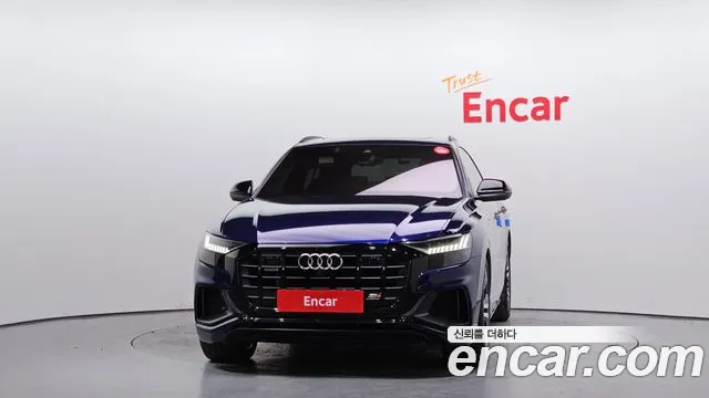 Audi Q8 55 TFSI quattro Premium — Фото автомобиля 3