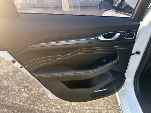 Geely Xingrui — Фото автомобиля 11