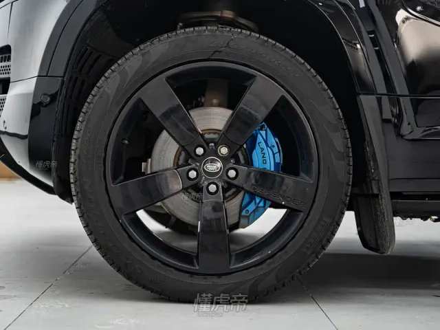 Land Rover Defender — Фото автомобиля 14