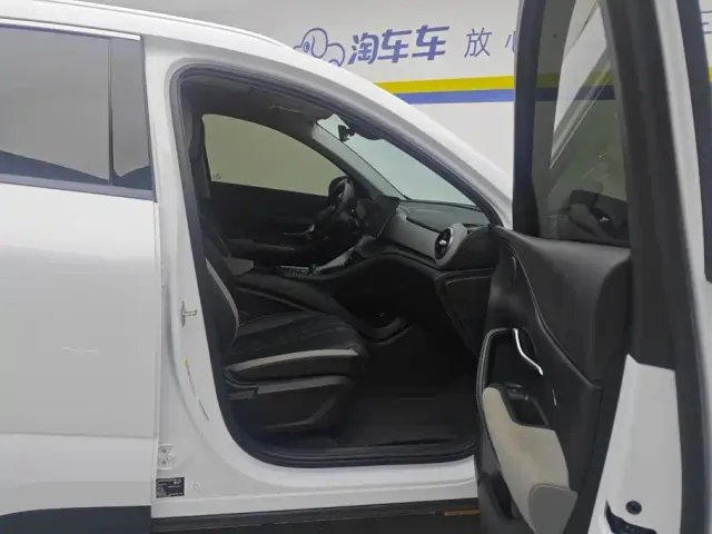 BYD Seal 05 DM-i — Фото автомобиля 7