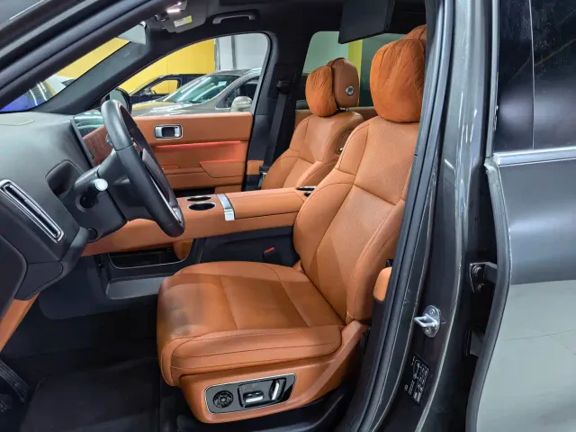 Li Auto L8 — Фото автомобиля 4