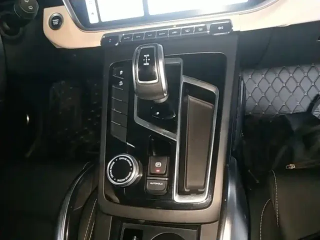 Geely Boyue — Фото автомобиля 13