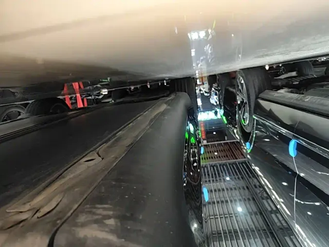Tesla Model Y — Фото автомобиля 18