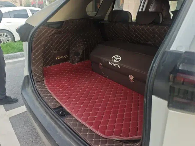 Toyota RAV4 — Фото автомобиля 4