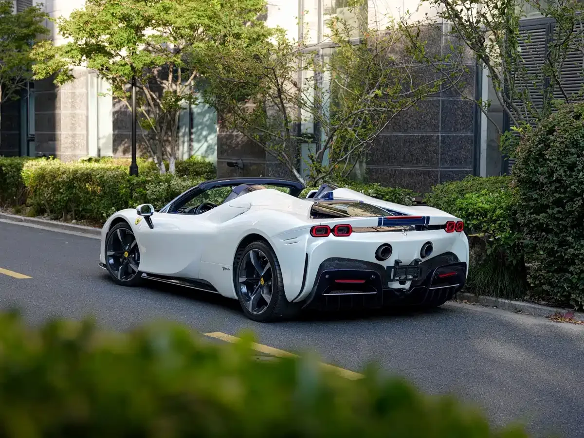 Ferrari SF90 2021 3.9T V8 Spider — Фото автомобиля 7