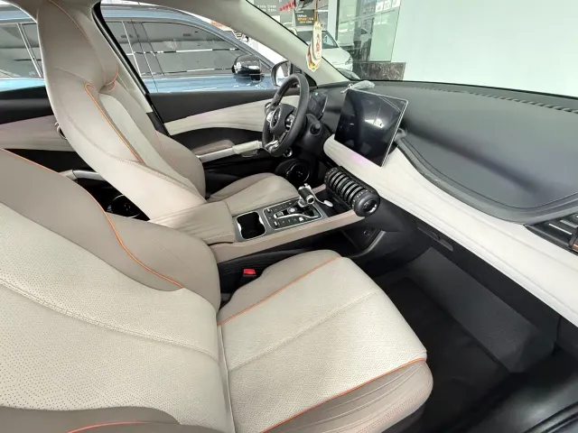 BYD Yuan PLUS — Фото автомобиля 9