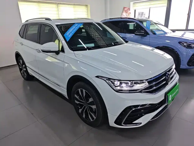 Volkswagen Tiguan L — Фото автомобиля 3
