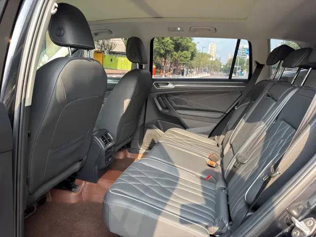 Volkswagen Tiguan L — Фото автомобиля 6