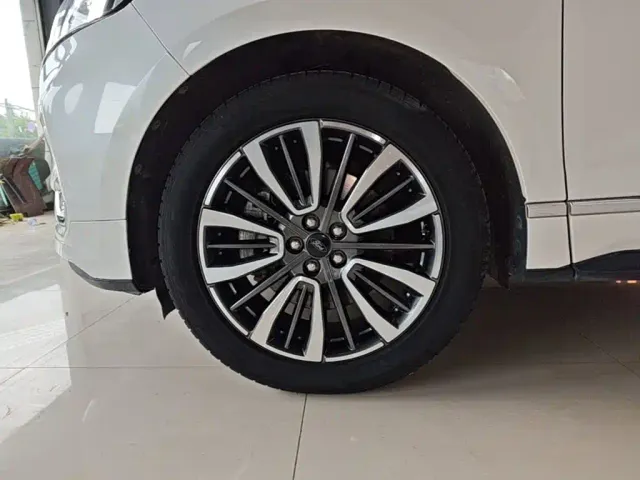 Ford Edge 2021 PLUS EcoBoost 245 FWD Luxury Sharp 7-seater — Фото автомобиля 22