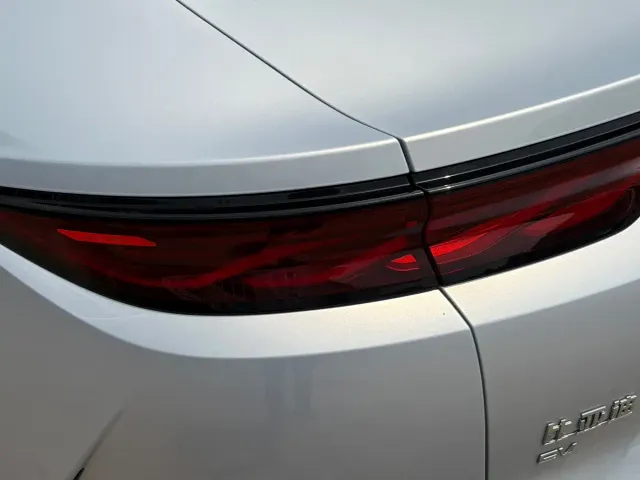 BYD Han L — Фото автомобиля 12