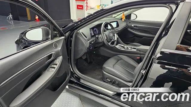 Hyundai Sonata — Фото автомобиля 10