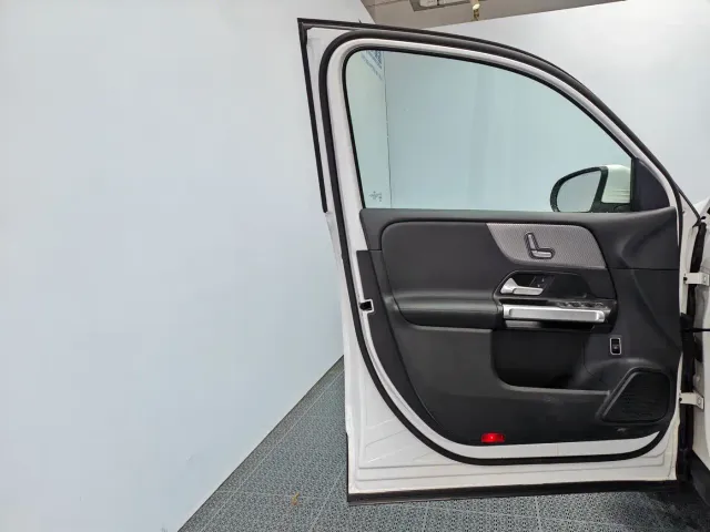 Mercedes-Benz GLB-Class — Фото автомобиля 13