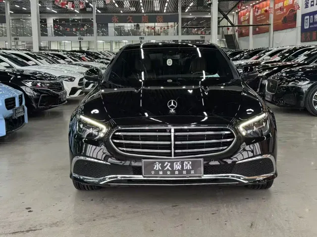 Mercedes-Benz E-Class — Фото автомобиля 2