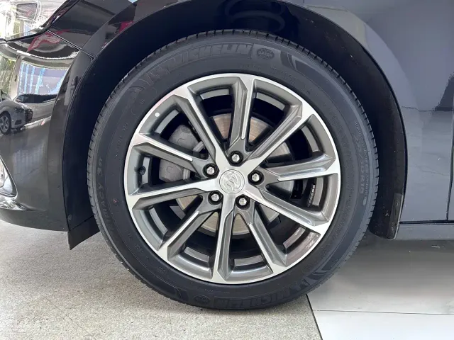 Buick LaCrosse — Фото автомобиля 29