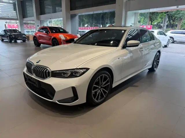 Фотография автомобиля — BMW 3 Series