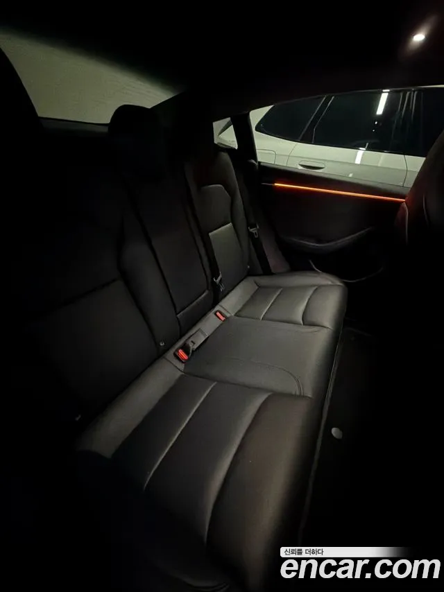 Tesla Model 3 — Фото автомобиля 11