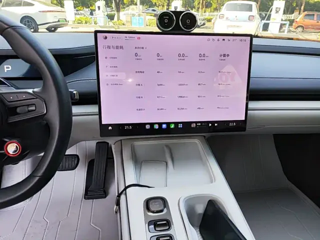 Xiaomi SU7 — Фото автомобиля 12