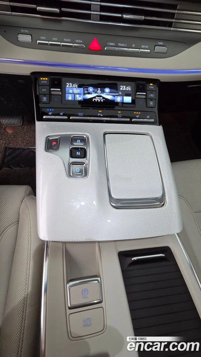 Hyundai Grandeur Grandeur (New) Hybrid — Фото автомобиля 9