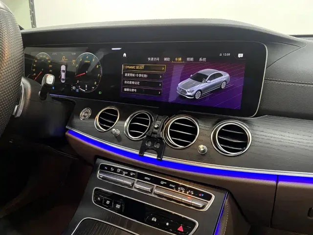 Mercedes-Benz E-Class — Фото автомобиля 14