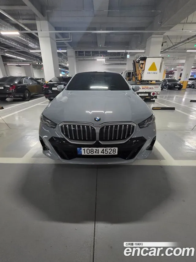 BMW 5 Series G60 — Фото автомобиля 3