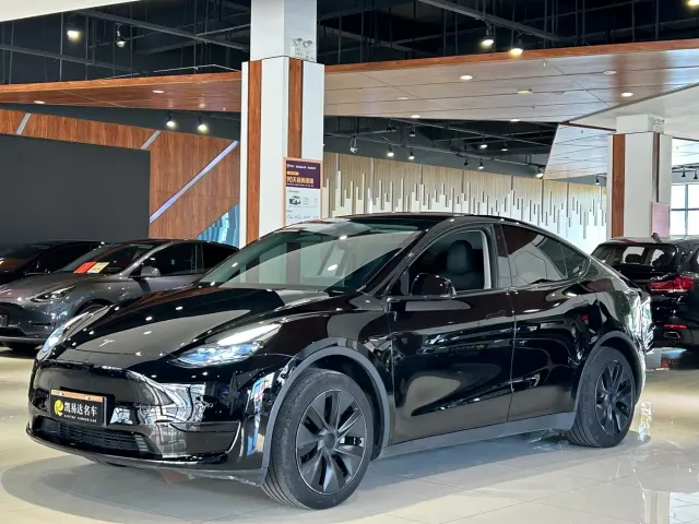 Фотография автомобиля — Tesla Model Y