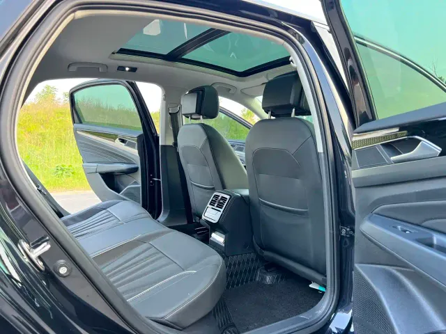 Volkswagen Passat — Фото автомобиля 18