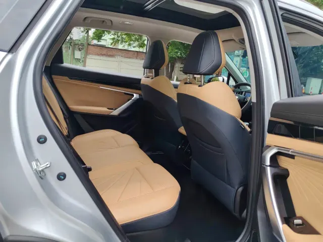 Geely Boyue L 2023 1.5TD DCT Premium — Фото автомобиля 14
