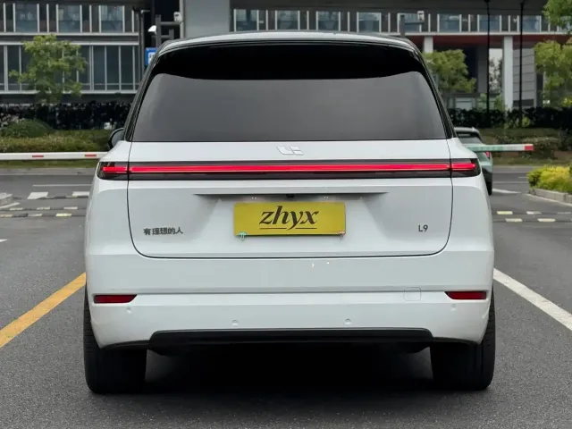 Li Auto L9 — Фото автомобиля 6