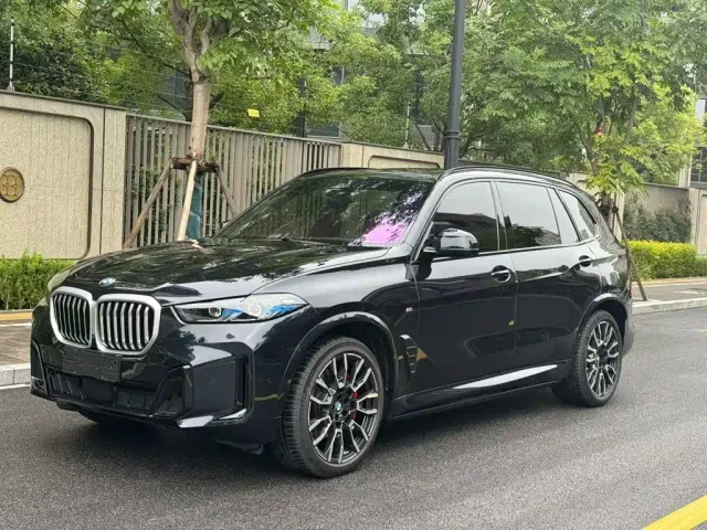Фотография автомобиля — BMW X5